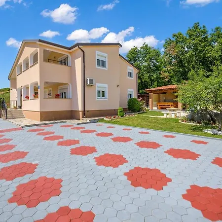 Apartment Blazevic *